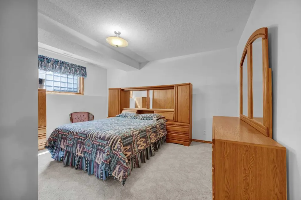 531 Sierra Morena Court SW Calgary AB T3H 3C2