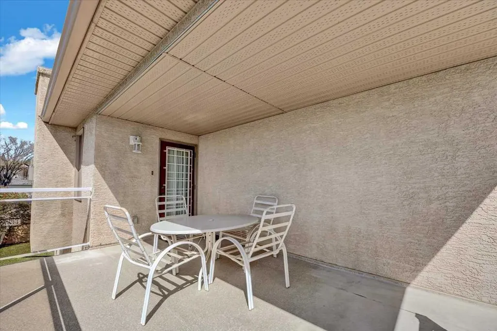 531 Sierra Morena Court SW Calgary AB T3H 3C2