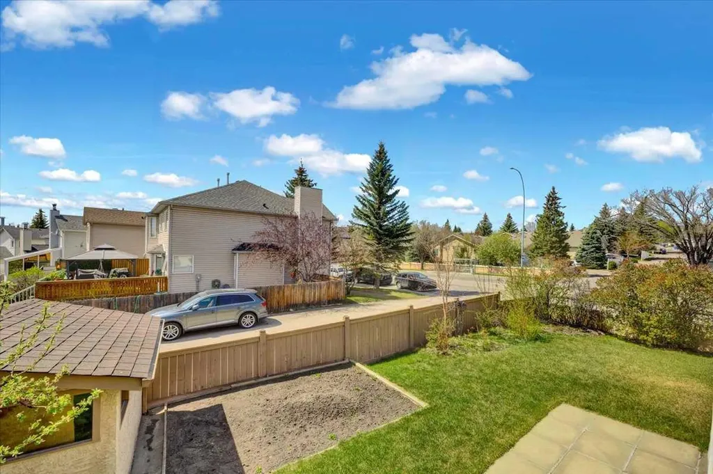 531 Sierra Morena Court SW Calgary AB T3H 3C2