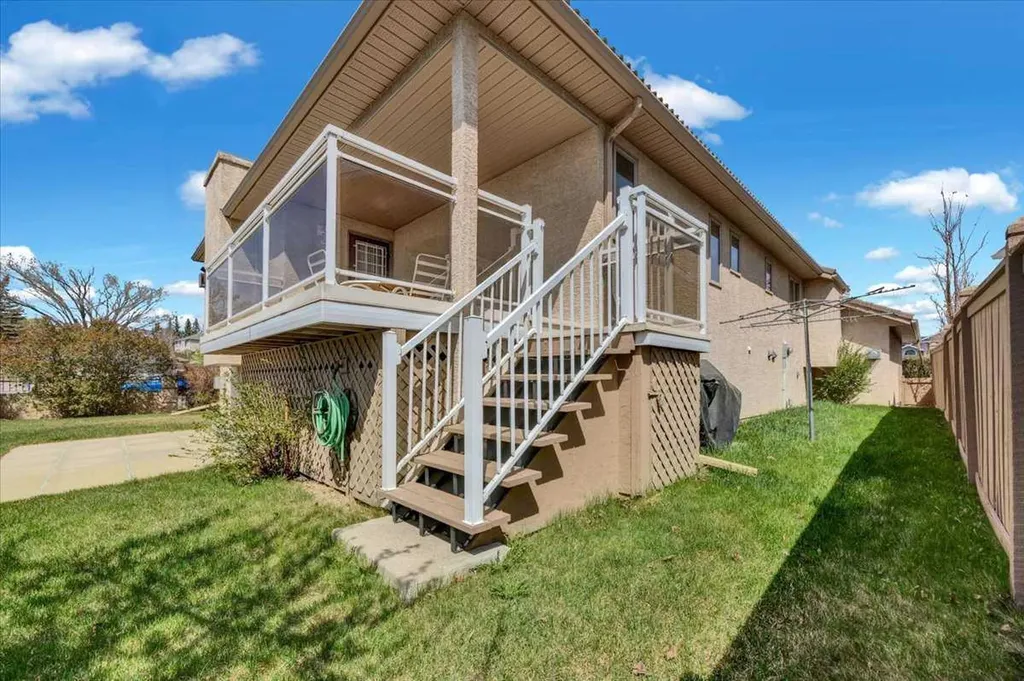 531 Sierra Morena Court SW Calgary AB T3H 3C2
