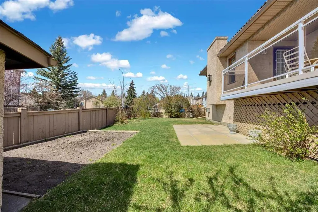 531 Sierra Morena Court SW Calgary AB T3H 3C2
