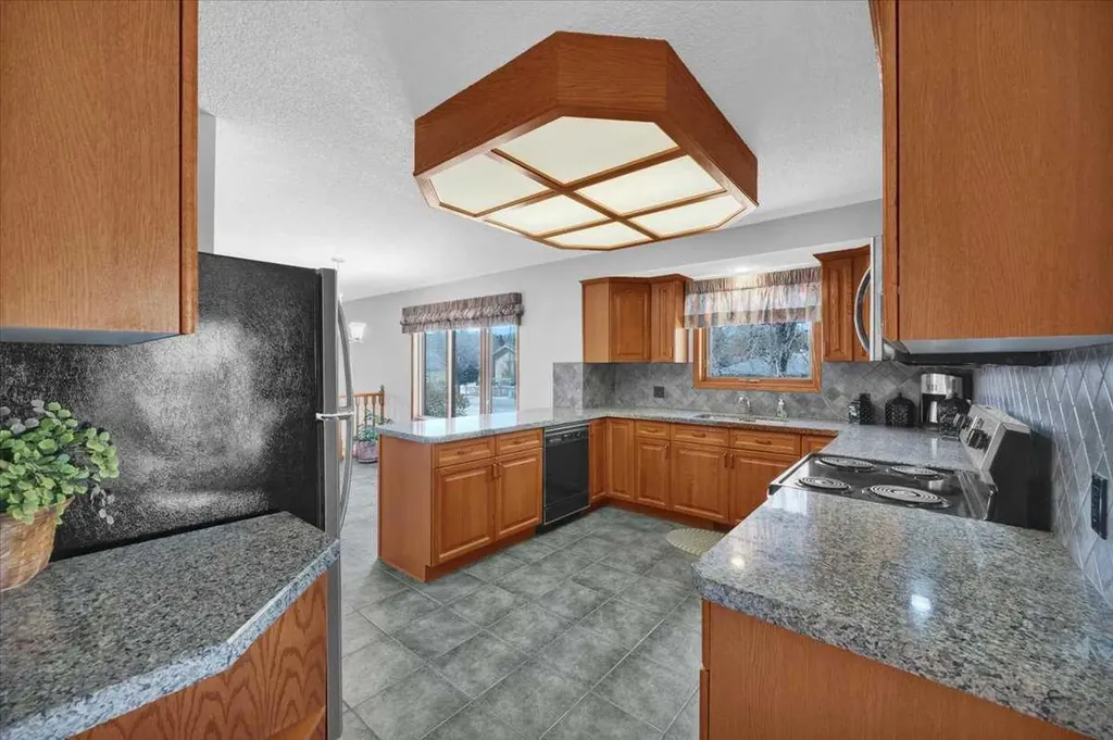 531 Sierra Morena Court SW Calgary AB T3H 3C2