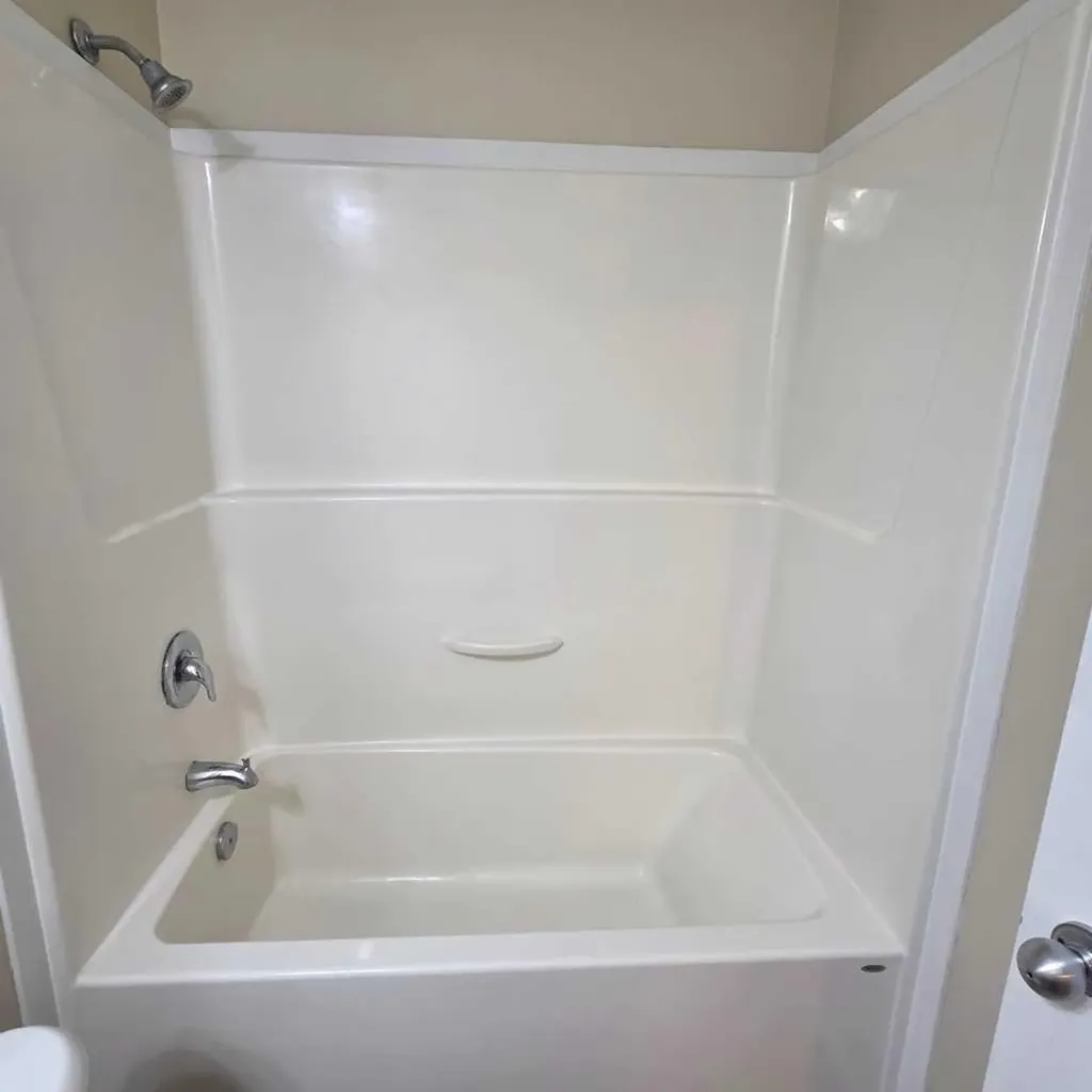 624 41 Street Edson AB T7E 1A4