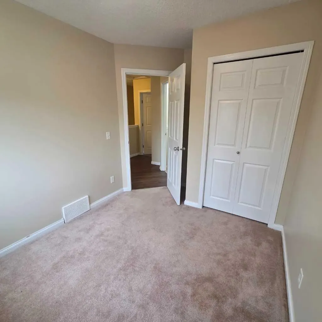 624 41 Street Edson AB T7E 1A4