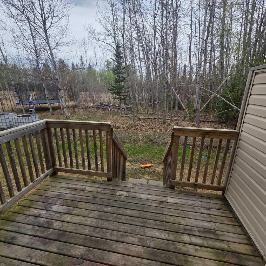 624 41 Street Edson AB T7E 1A4