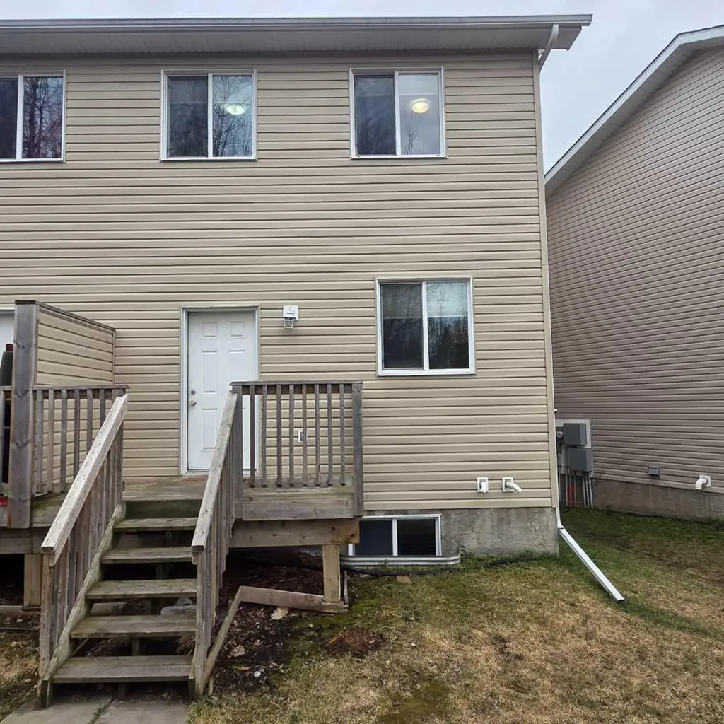 624 41 Street Edson AB T7E 1A4