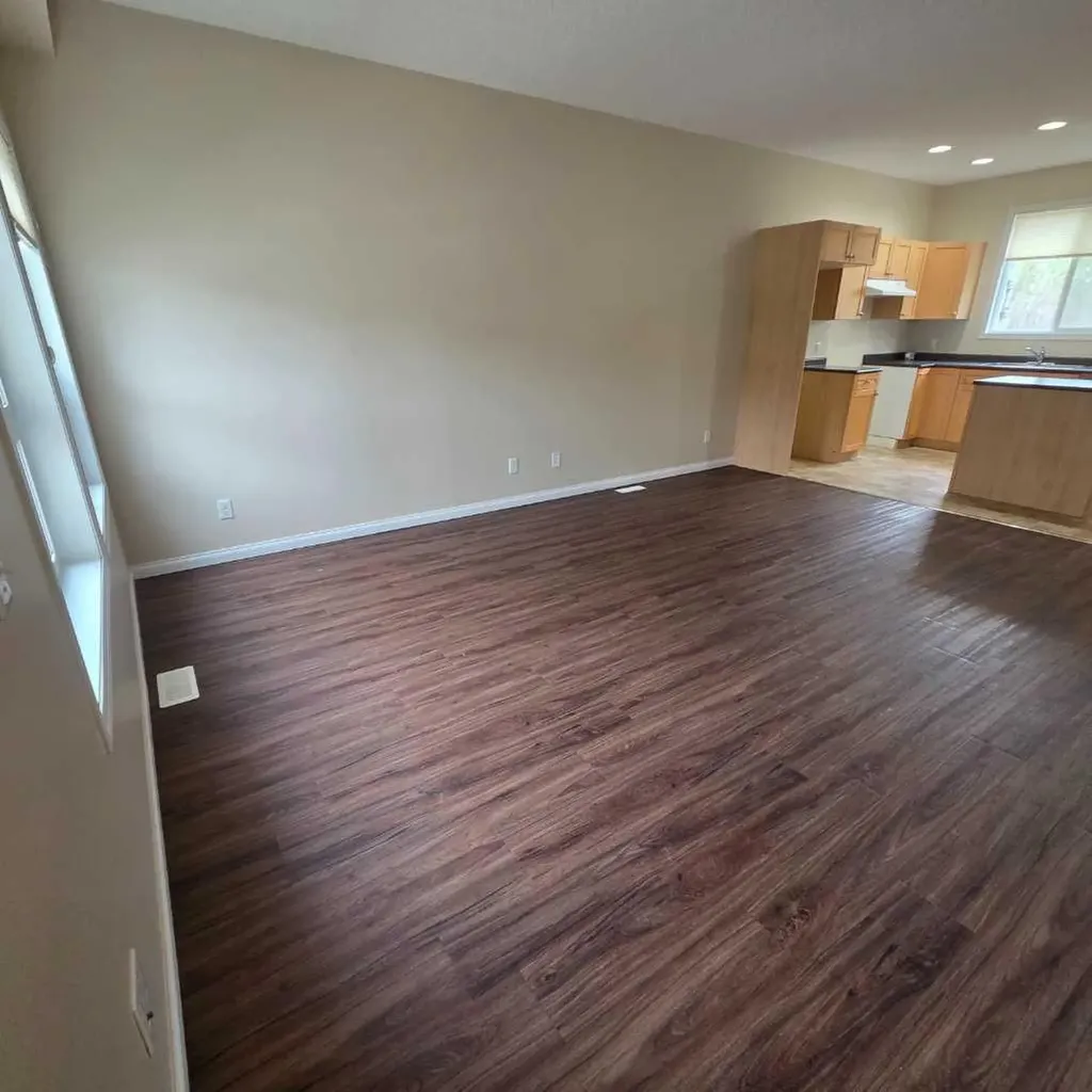 624 41 Street Edson AB T7E 1A4