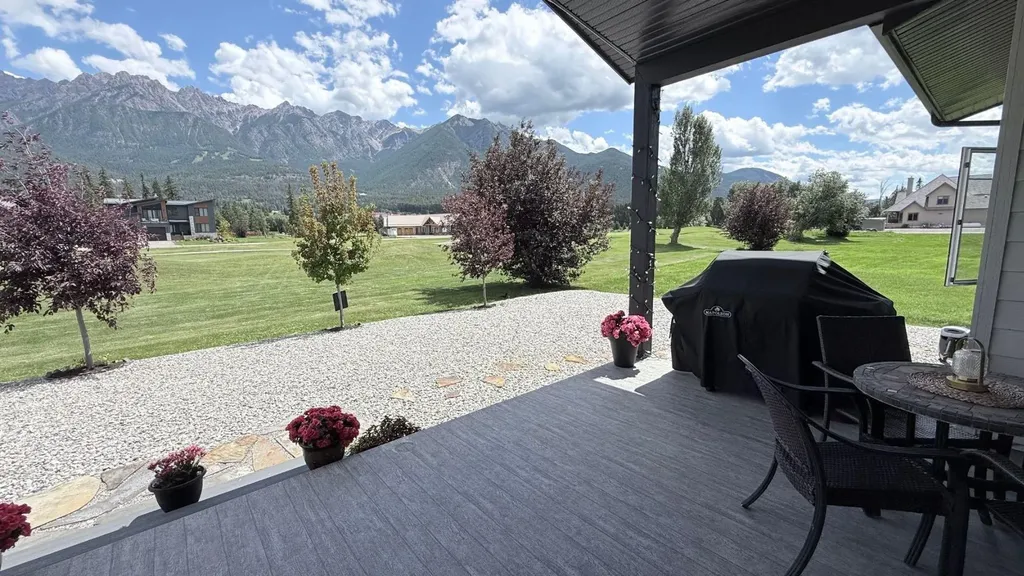 4962 Riverside Drive Out Of Province_alberta BC V0B 1L1