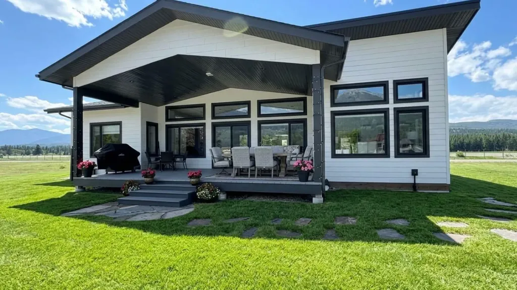 4962 Riverside Drive Out Of Province_alberta BC V0B 1L1