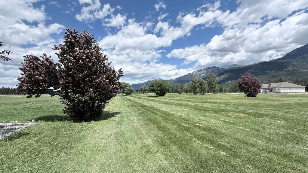 4962 Riverside Drive Out Of Province_alberta BC V0B 1L1