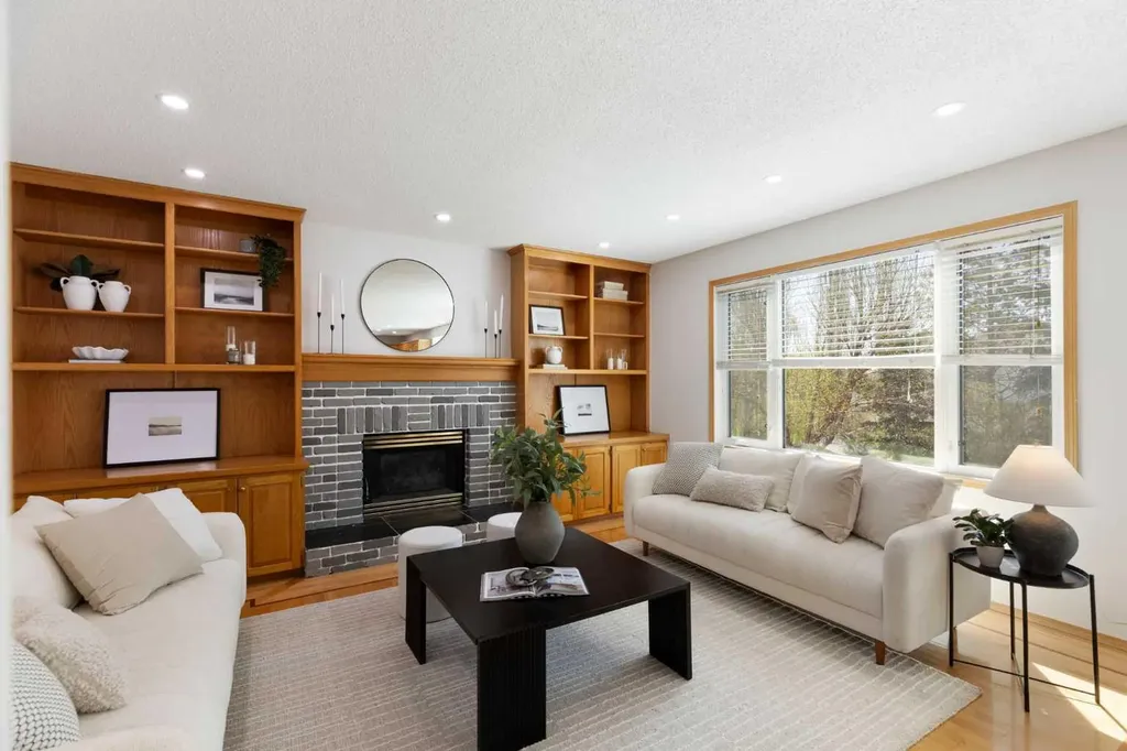136 Schubert Hill NW Calgary AB T3L 1X2