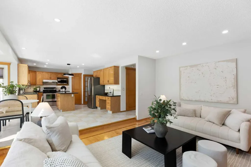 136 Schubert Hill NW Calgary AB T3L 1X2