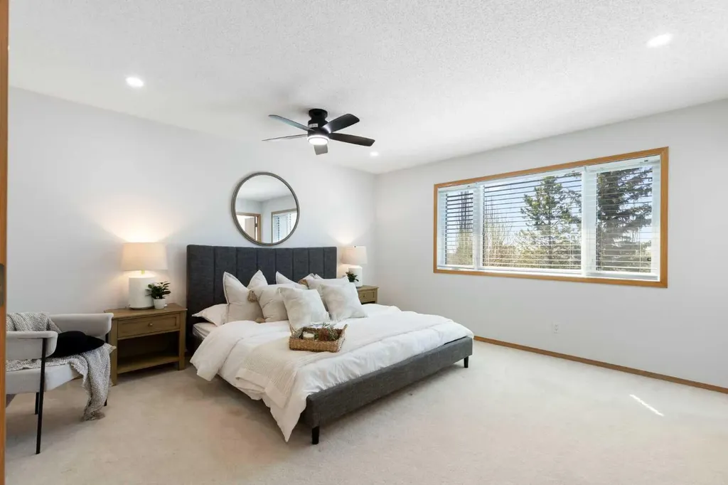 136 Schubert Hill NW Calgary AB T3L 1X2