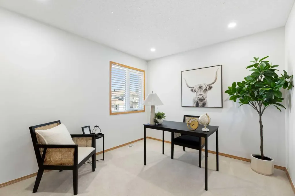 136 Schubert Hill NW Calgary AB T3L 1X2