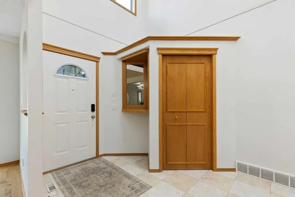 136 Schubert Hill NW Calgary AB T3L 1X2