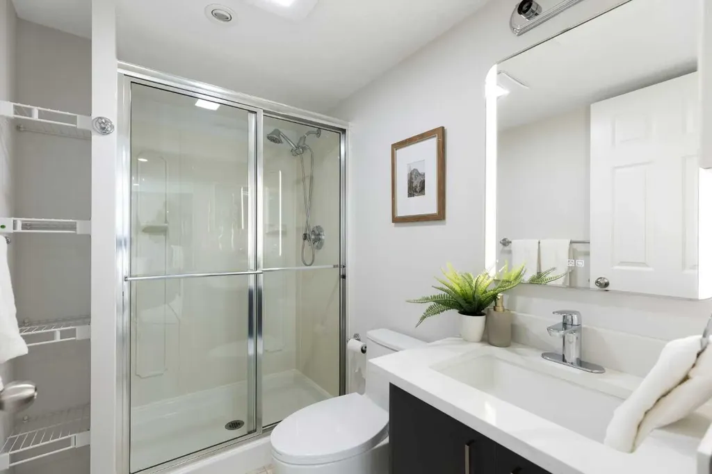 136 Schubert Hill NW Calgary AB T3L 1X2