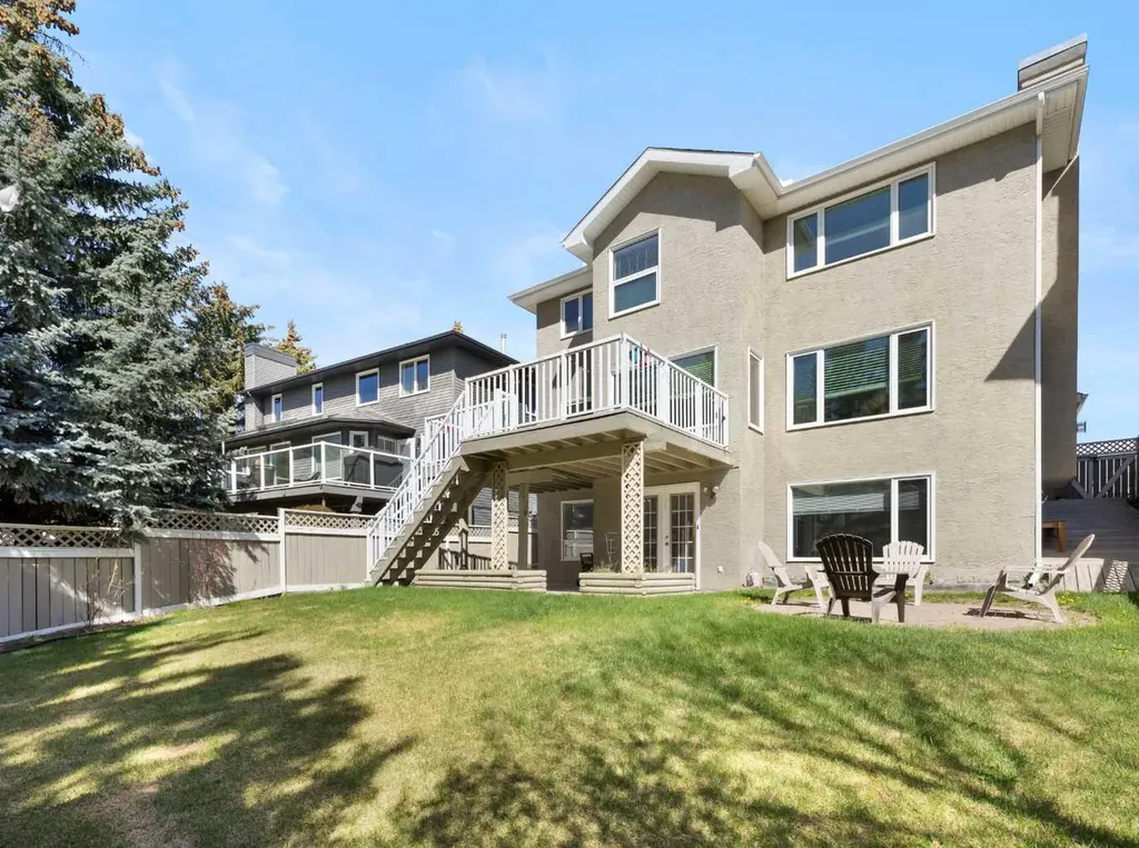 136 Schubert Hill NW Calgary AB T3L 1X2