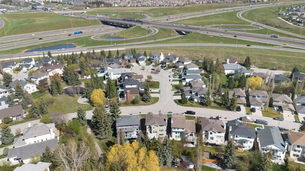 136 Schubert Hill NW Calgary AB T3L 1X2
