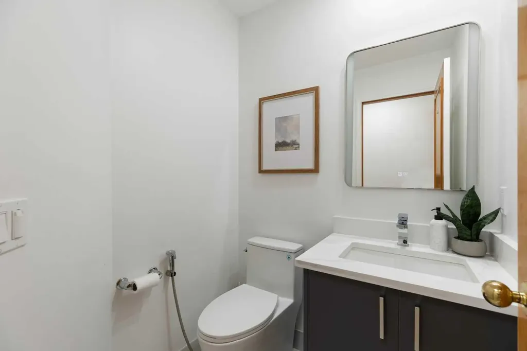 136 Schubert Hill NW Calgary AB T3L 1X2