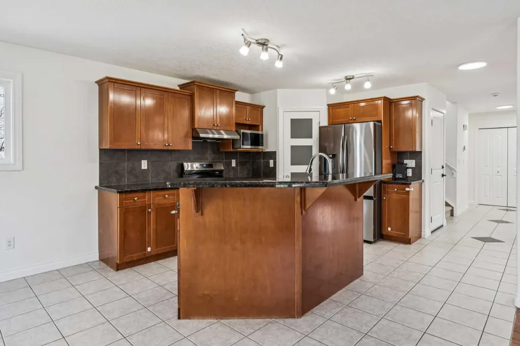 22 Sherwood Cove NW Calgary AB T3R 1R1