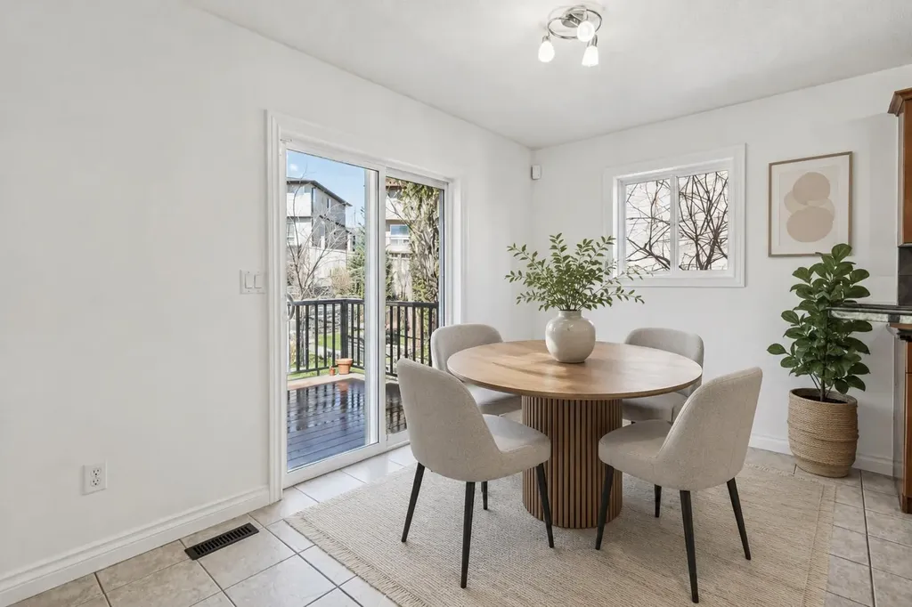 22 Sherwood Cove NW Calgary AB T3R 1R1
