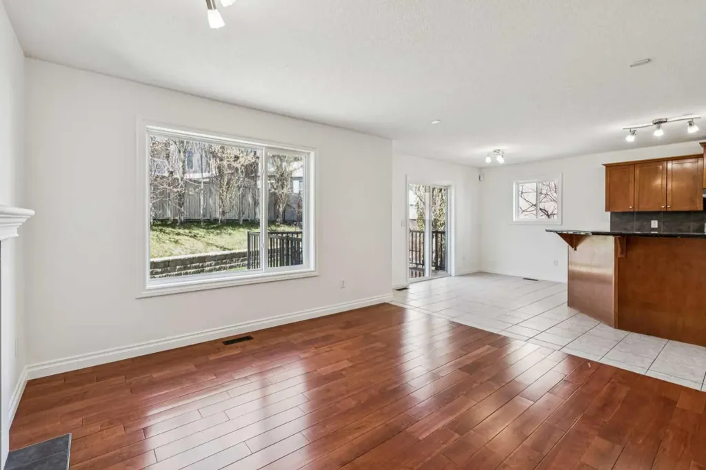 22 Sherwood Cove NW Calgary AB T3R 1R1