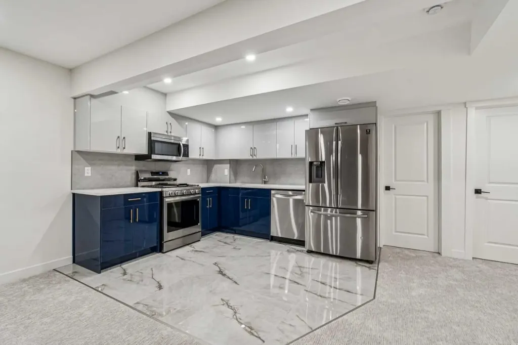 22 Sherwood Cove NW Calgary AB T3R 1R1