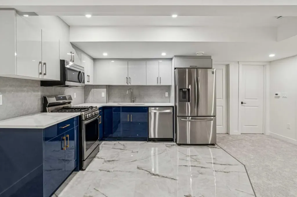 22 Sherwood Cove NW Calgary AB T3R 1R1