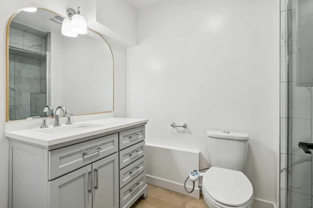 22 Sherwood Cove NW Calgary AB T3R 1R1