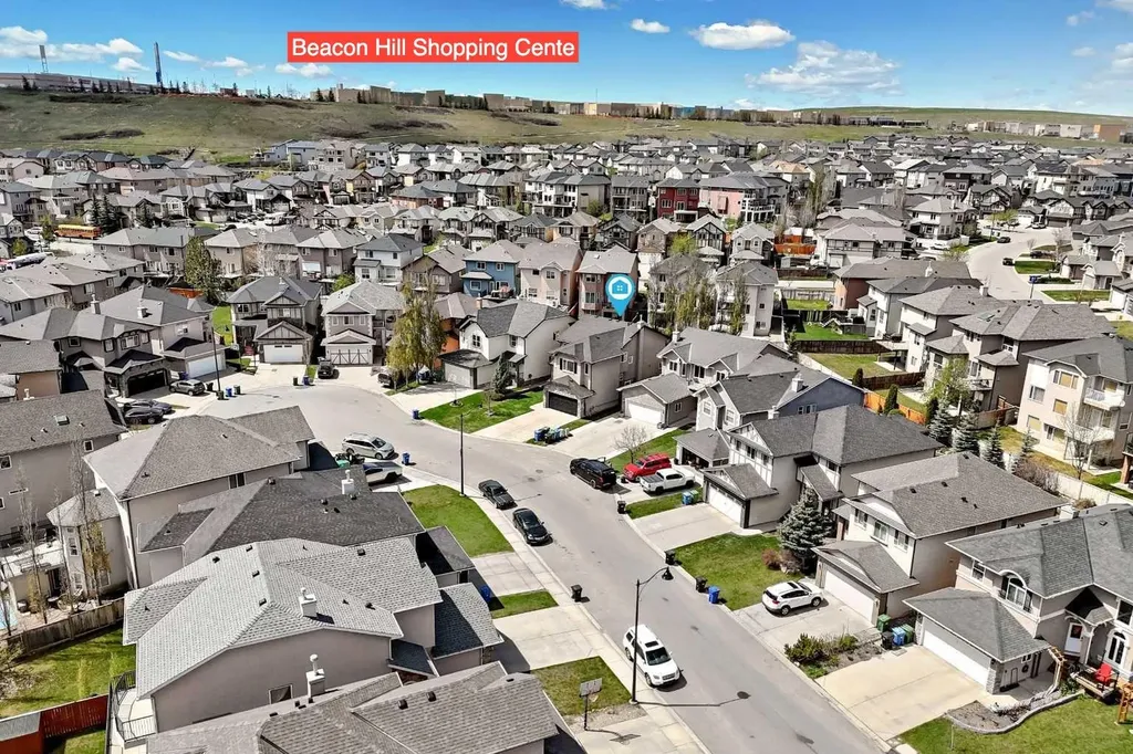 22 Sherwood Cove NW Calgary AB T3R 1R1