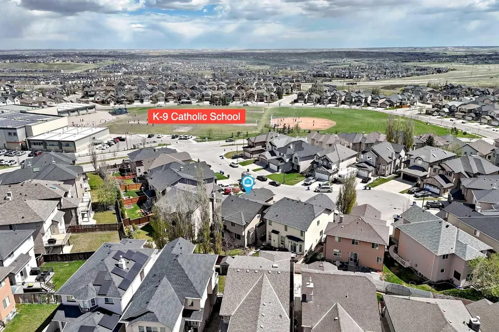 22 Sherwood Cove NW Calgary AB T3R 1R1