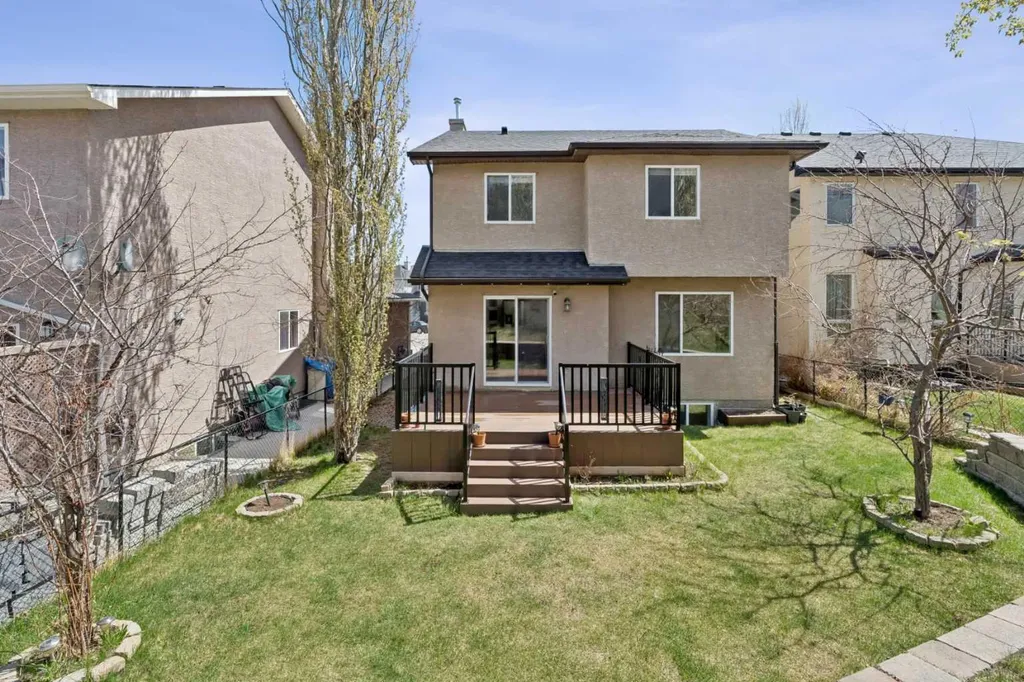 22 Sherwood Cove NW Calgary AB T3R 1R1