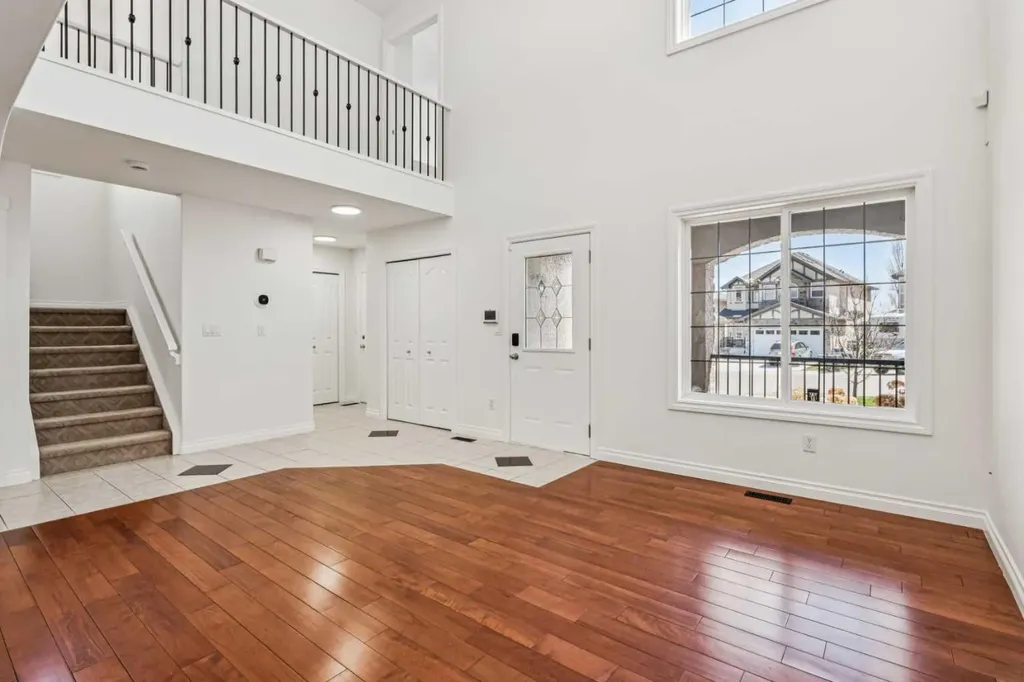 22 Sherwood Cove NW Calgary AB T3R 1R1