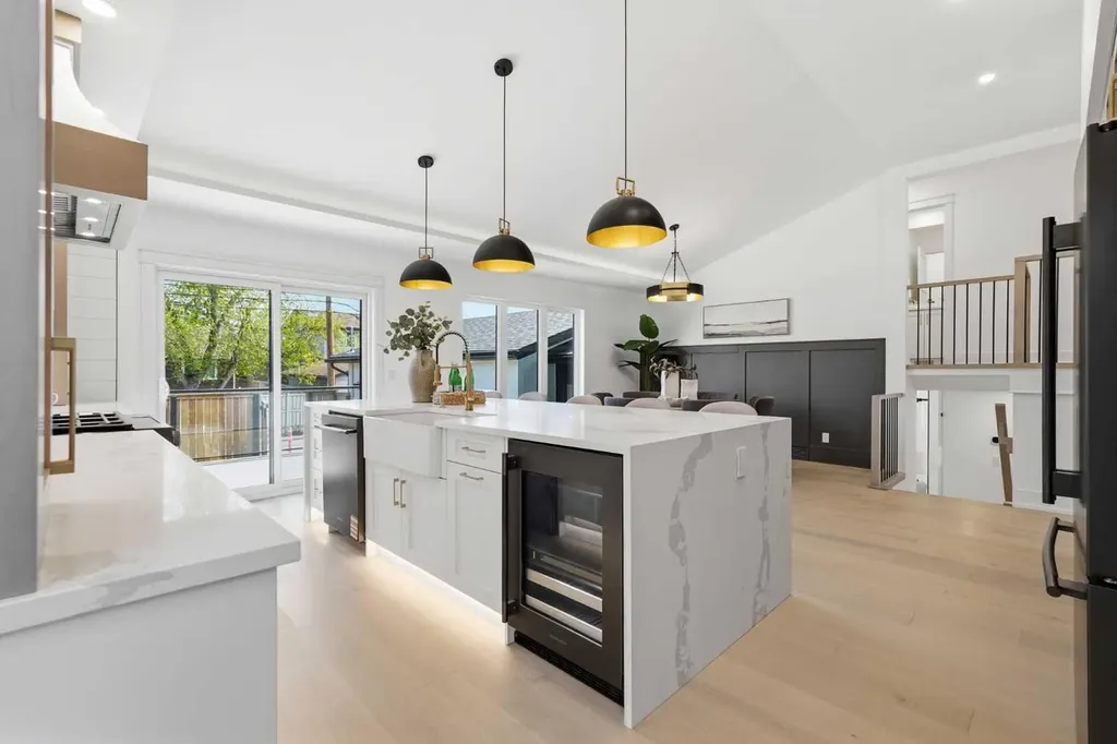 60 Lake Lucerne Close SE Calgary AB T2J 3H8