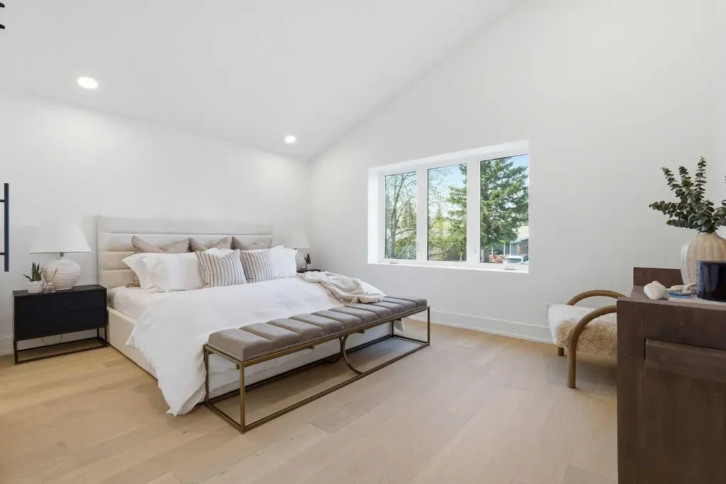 60 Lake Lucerne Close SE Calgary AB T2J 3H8