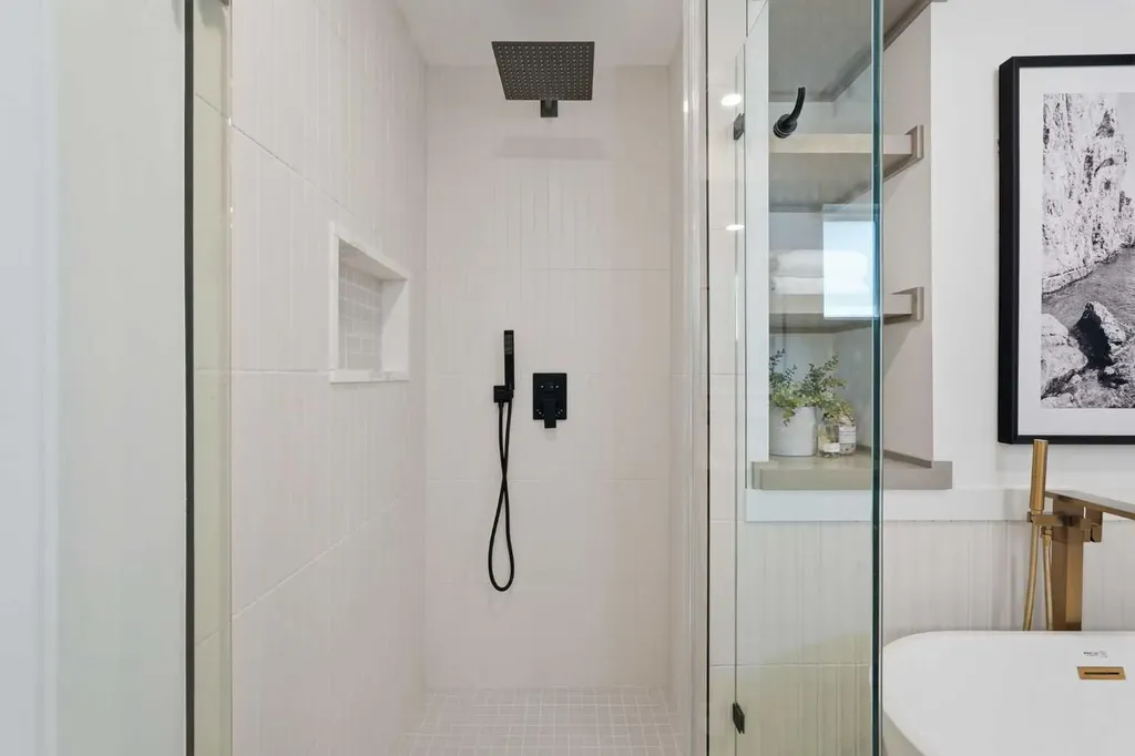 60 Lake Lucerne Close SE Calgary AB T2J 3H8