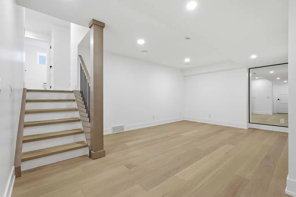 60 Lake Lucerne Close SE Calgary AB T2J 3H8