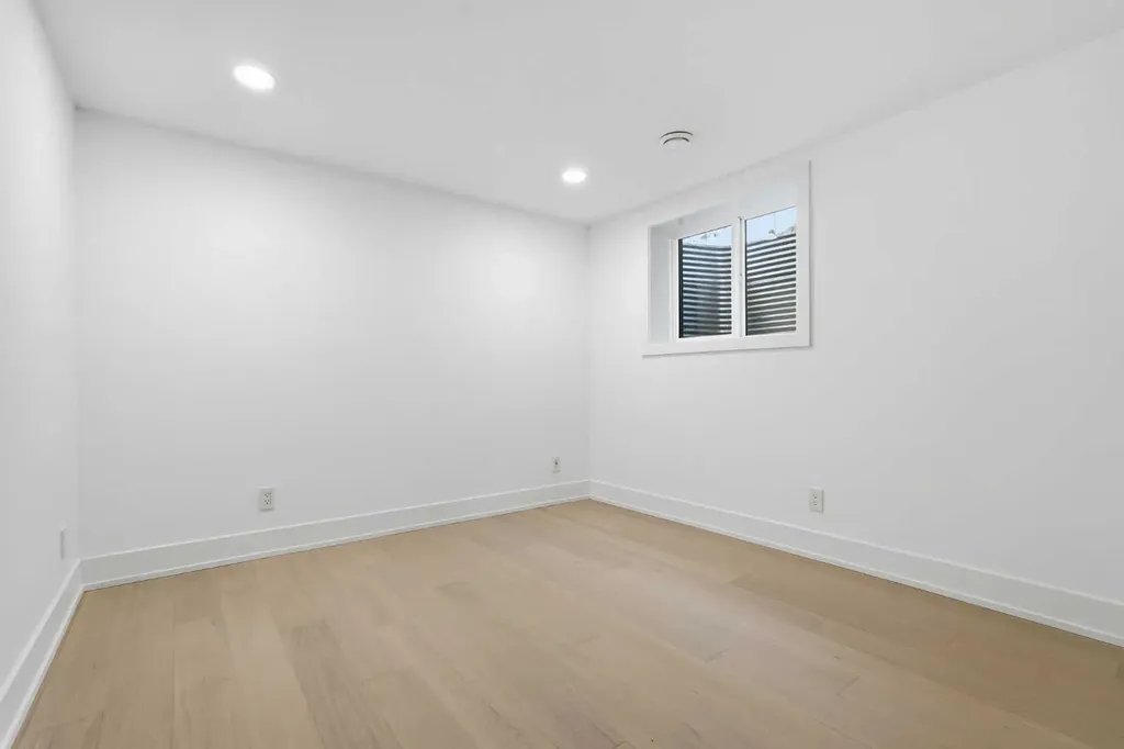60 Lake Lucerne Close SE Calgary AB T2J 3H8