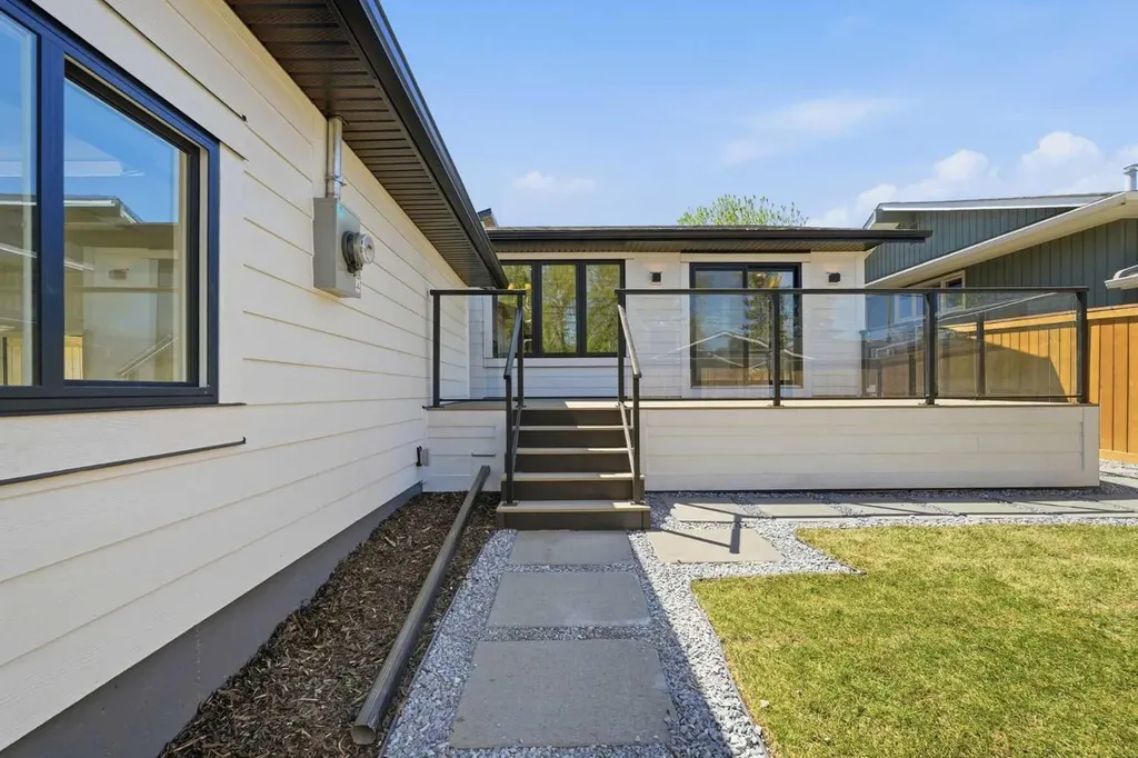 60 Lake Lucerne Close SE Calgary AB T2J 3H8