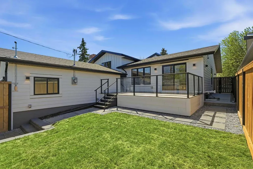 60 Lake Lucerne Close SE Calgary AB T2J 3H8