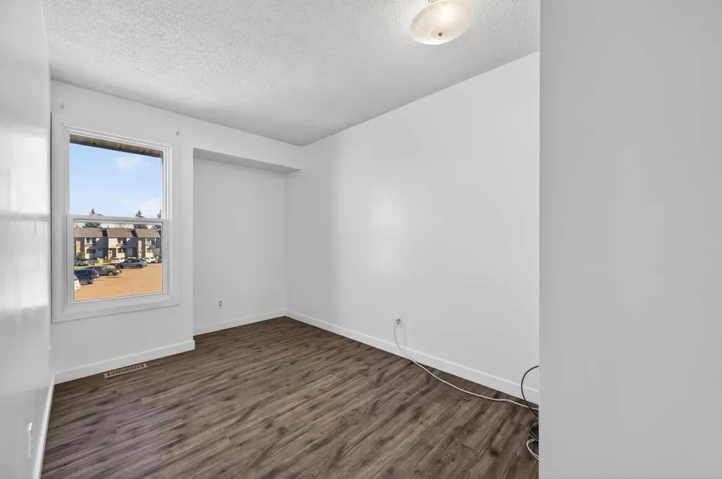 700 Allen Street SE Airdrie AB T4B 1E8