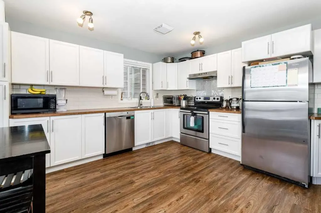 19 Ibbotson Close Red Deer AB T4R 0C6