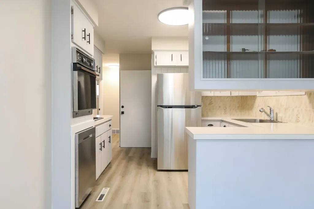 813 11 Avenue S Lethbridge AB T1K 0H9