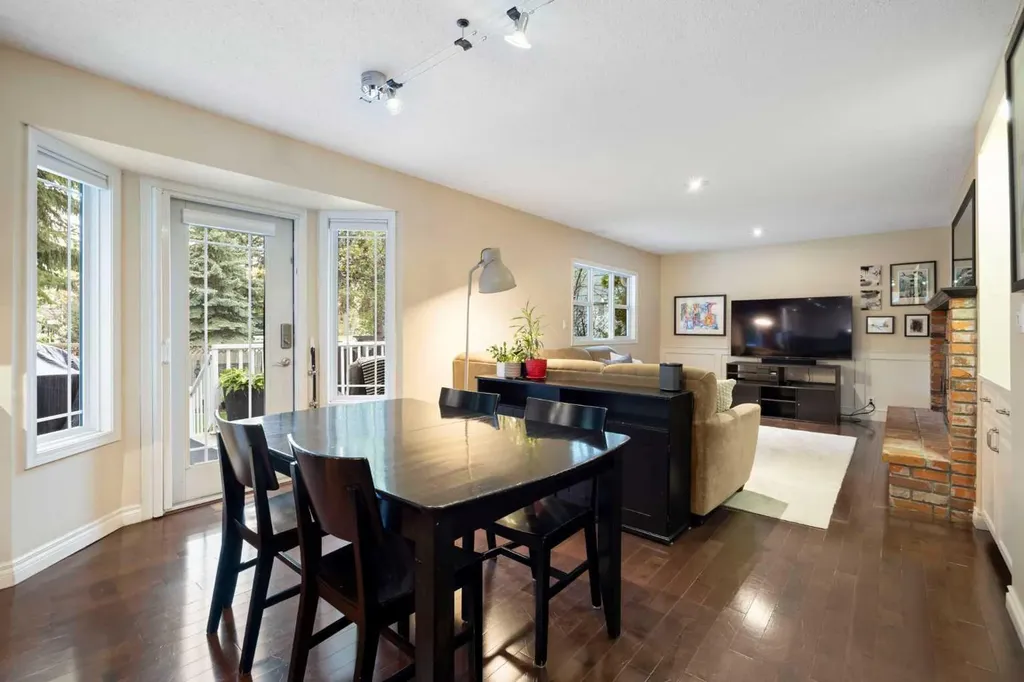 111 Lake Mead Place SE Calgary AB T2J 3Z7