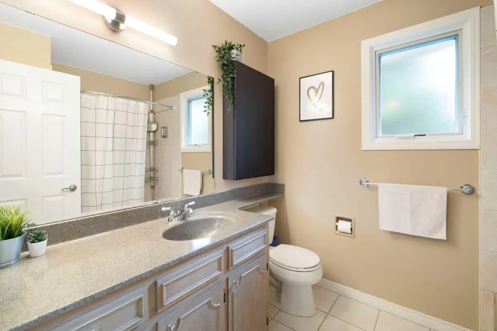 111 Lake Mead Place SE Calgary AB T2J 3Z7
