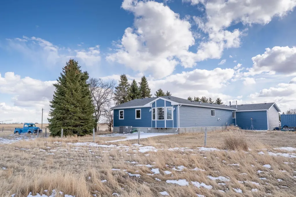 12520 Range Road 70 Rural Cypress County AB T1B 0K7