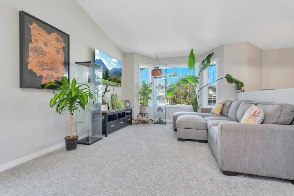 7 Firdale Close Sylvan Lake AB T4S 2M1