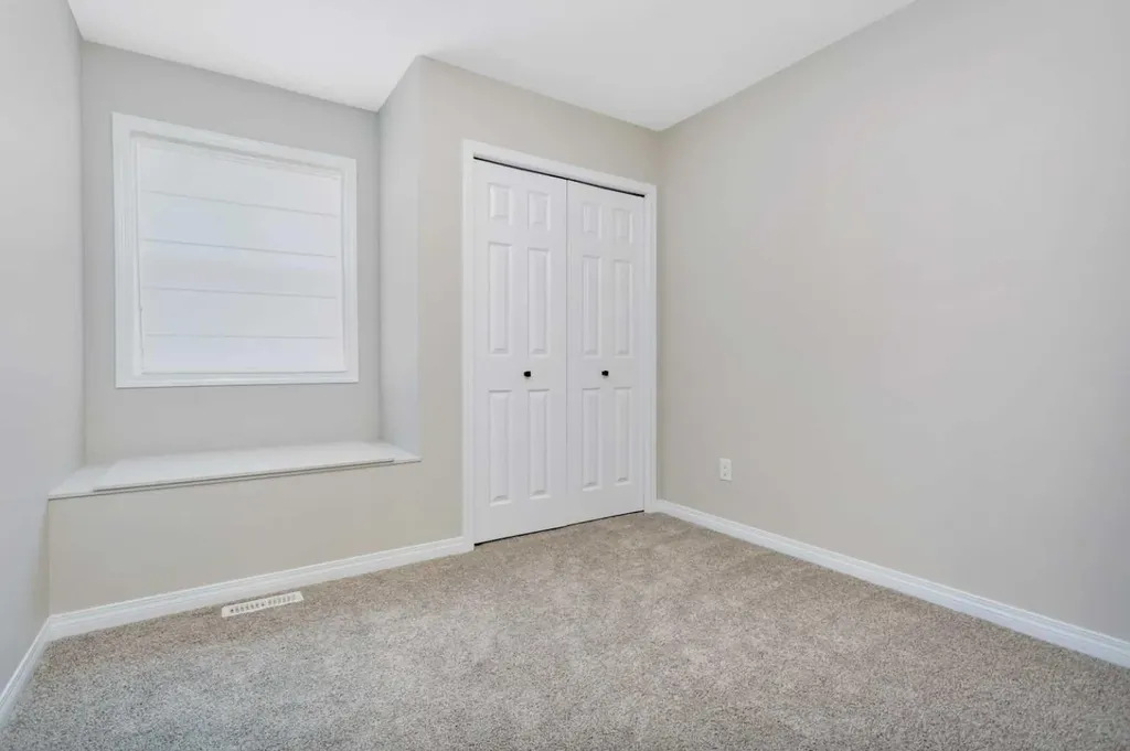7 Firdale Close Sylvan Lake AB T4S 2M1