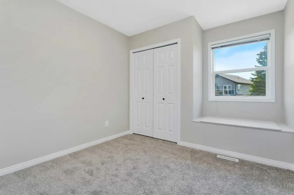 7 Firdale Close Sylvan Lake AB T4S 2M1