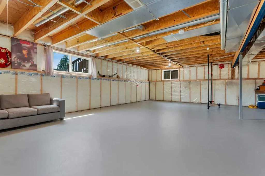 7 Firdale Close Sylvan Lake AB T4S 2M1